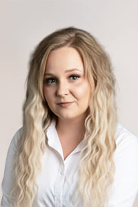 Орлова Анастасия Михайловна директор ресторана - метрдотель на теплоходе Мамин-Сибиряк